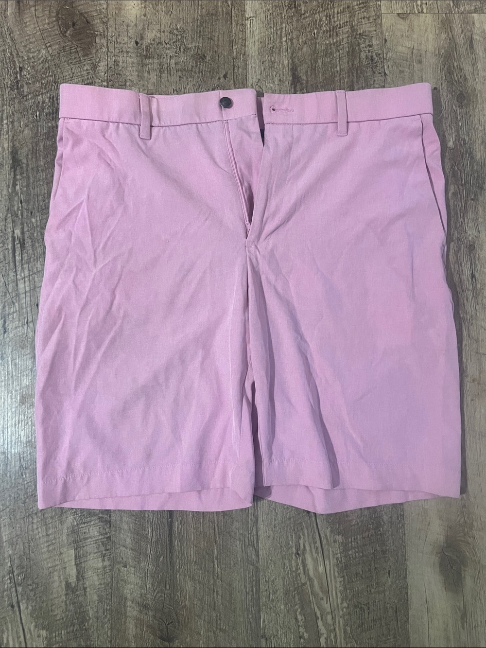 Callaway Men’s Light Pink Flat-Front Golf Shorts